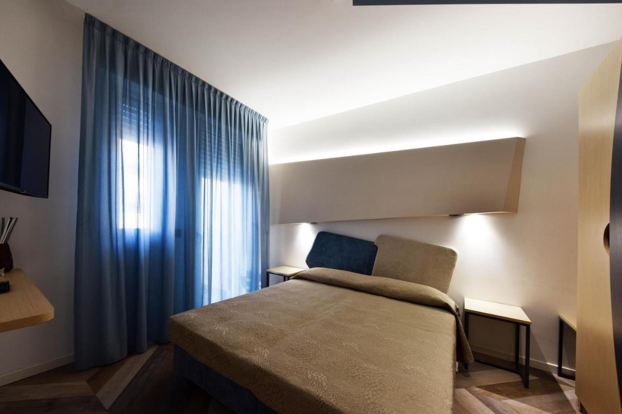 Color Hotel Rimini Kültér fotó
