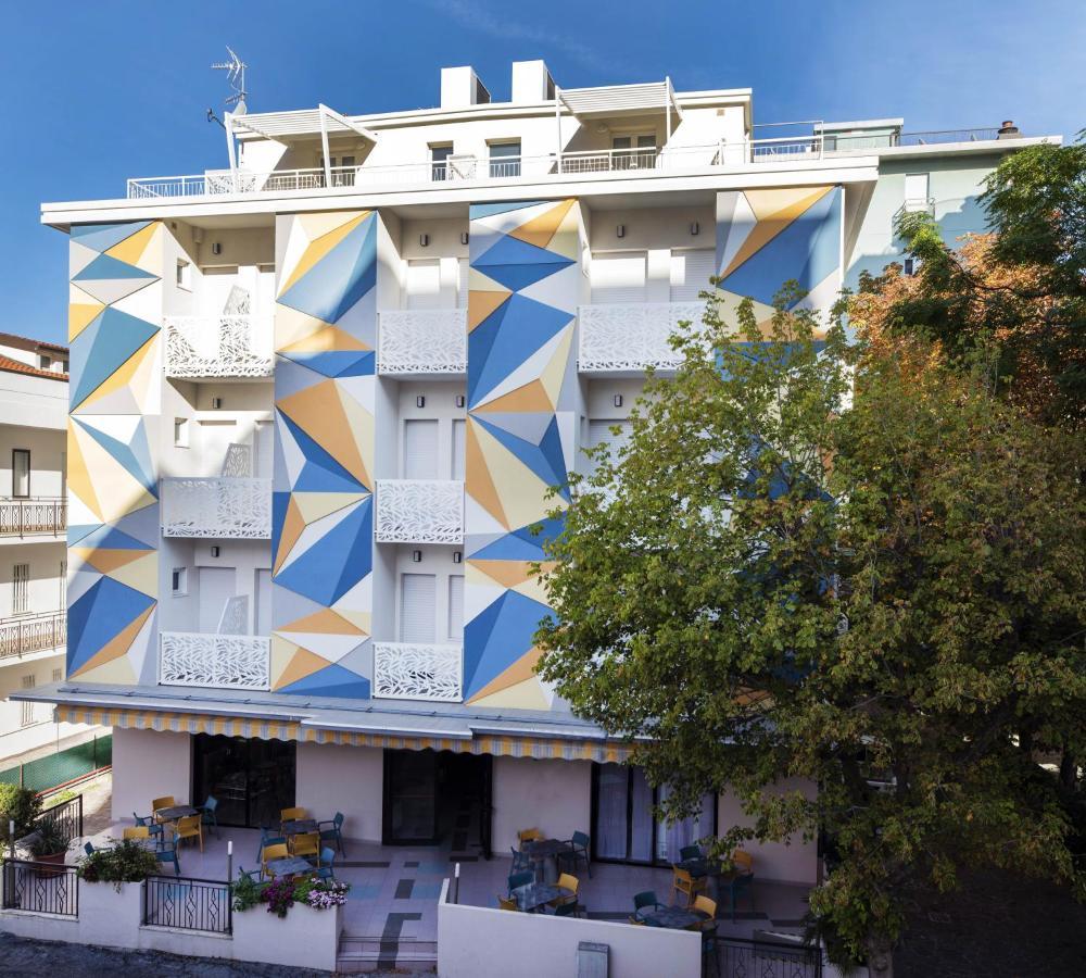 Color Hotel Rimini Kültér fotó
